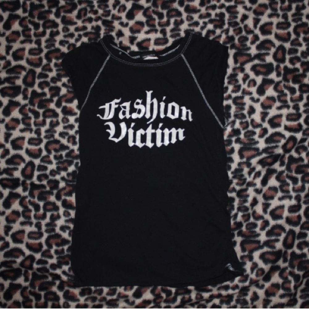 vintage fashion victim muscle tee